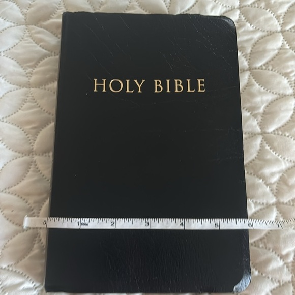 Zondervan Giant Print Personal Size Reference Bible Christ’s Words in Red - Picture 12 of 12